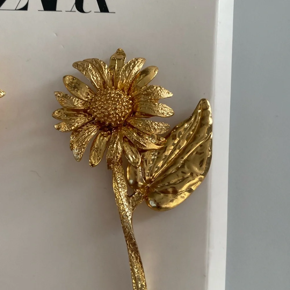 NWT Zara Floral Earrings